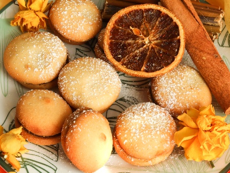 Класически домашни слепени сладки с шипков мармалад - снимка на рецептата